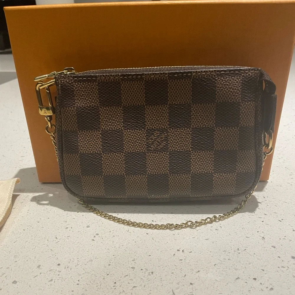 Mini pochette in Damier Ebene - Picture 2 of 9